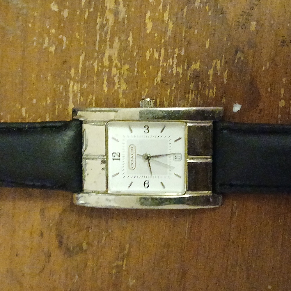 COACH ladies watch - Picture 3 of 6